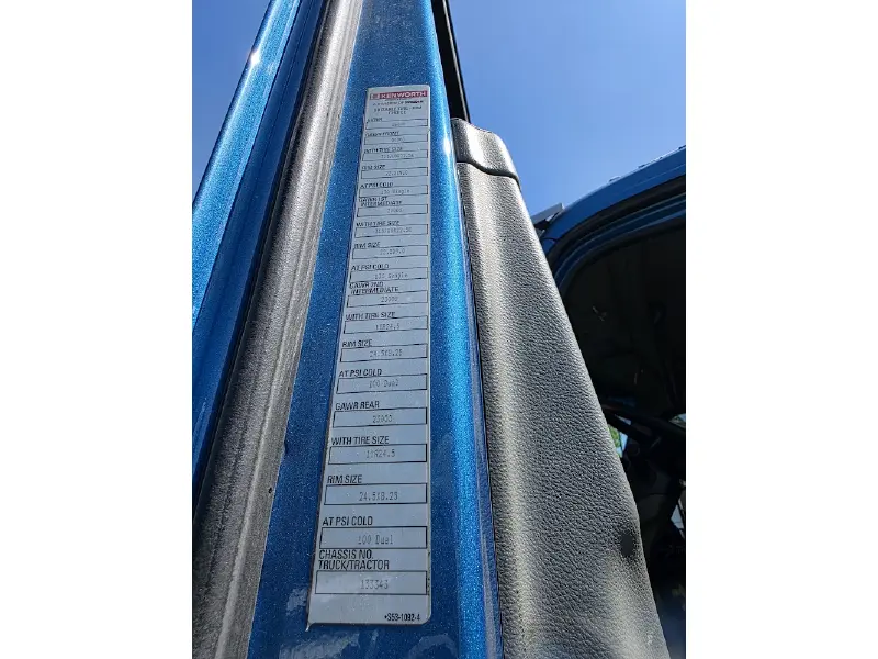2016 KENWORTH T880