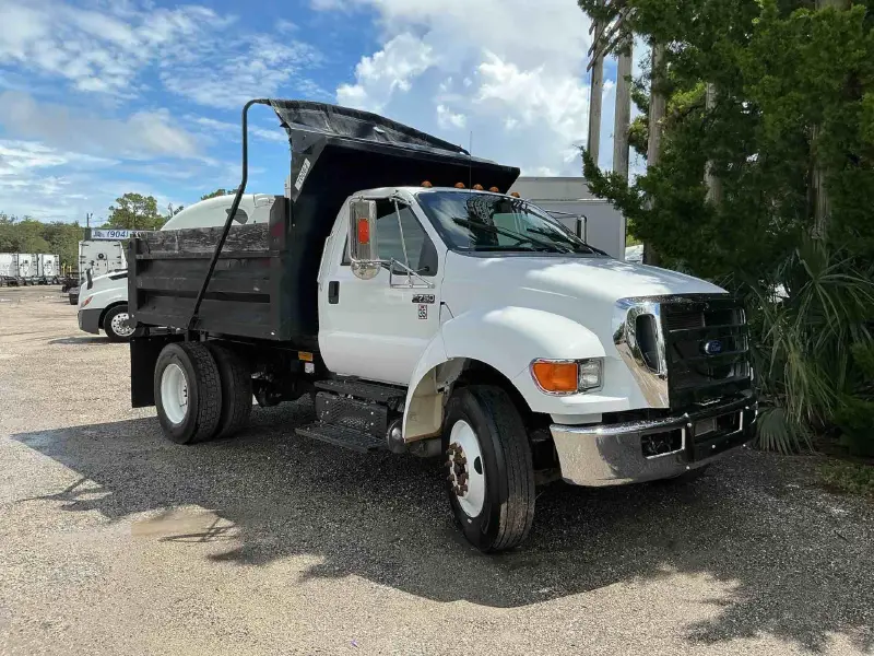 2015 FORD F750