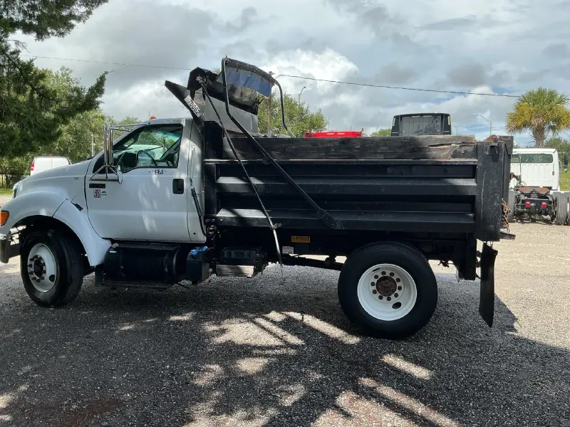 2015 FORD F750