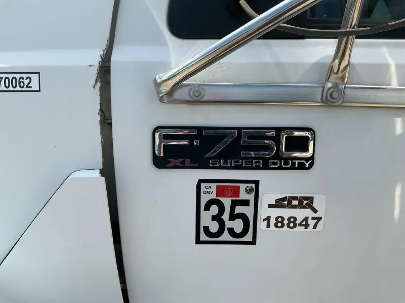 2015 FORD F750