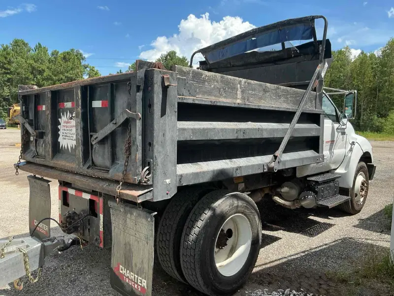 2015 FORD F750