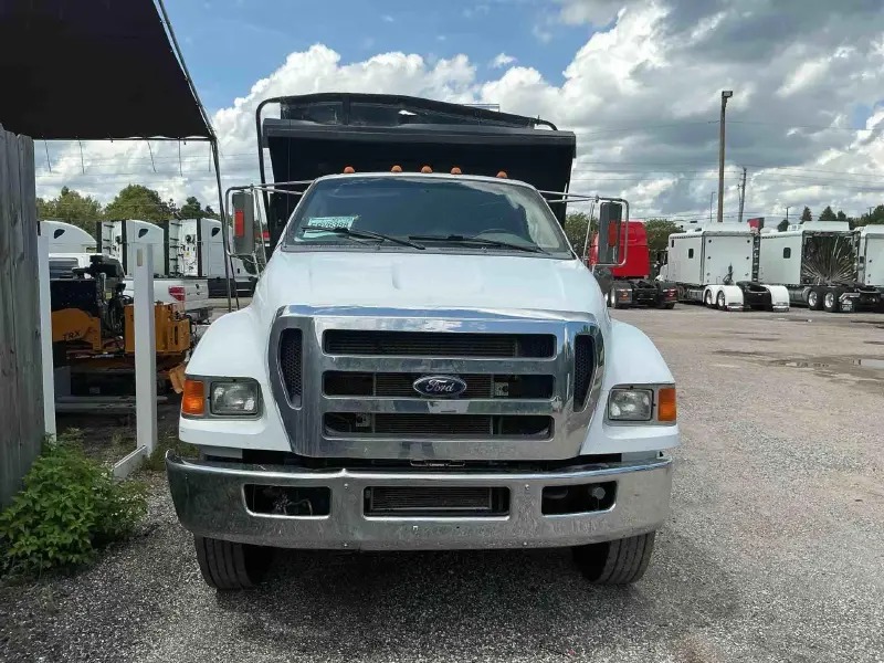 2015 FORD F750