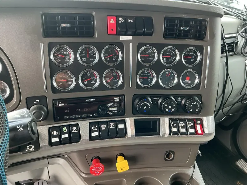 2018 KENWORTH T880