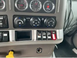 2018 KENWORTH T880