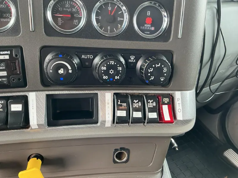 2018 KENWORTH T880