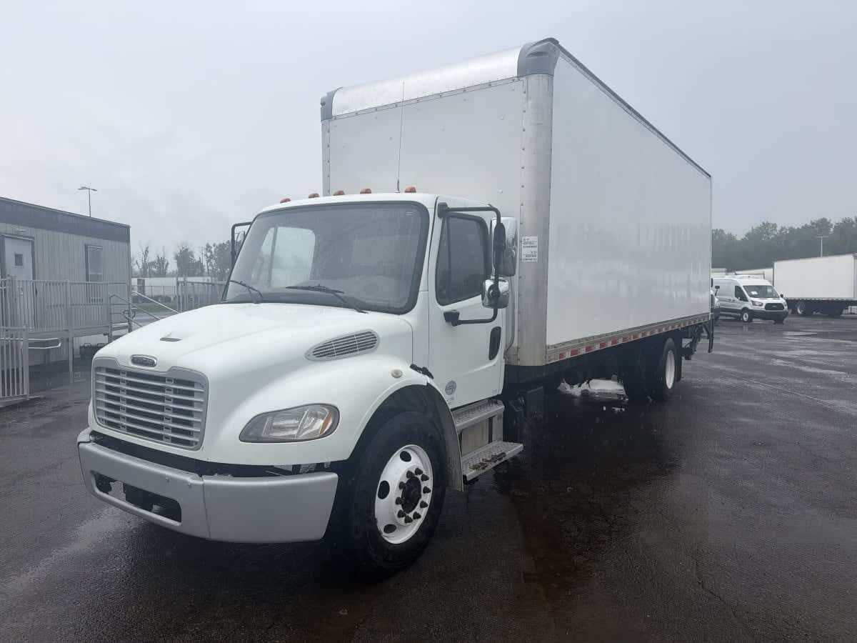 2018 FREIGHTLINER BUSINESS CLASS M2 106 in Hampton, VA