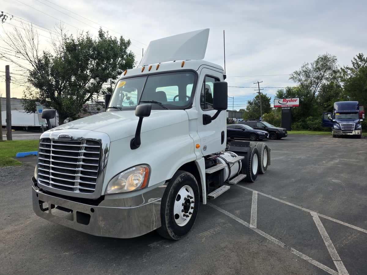 2016 FREIGHTLINER CASCADIA 125 in Bensalem, PA