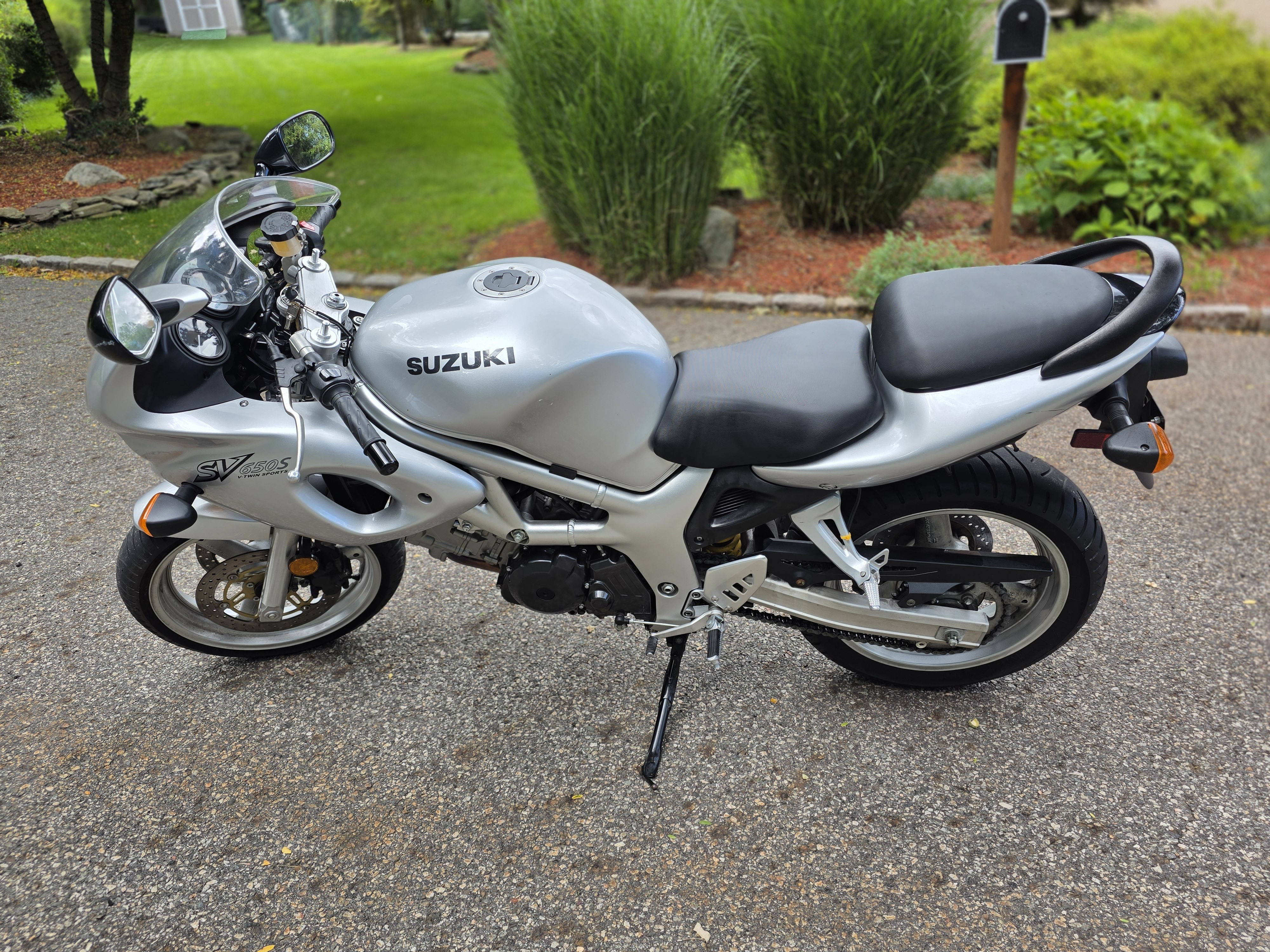 2002 Suzuki V650 S in chestnut ridge NY