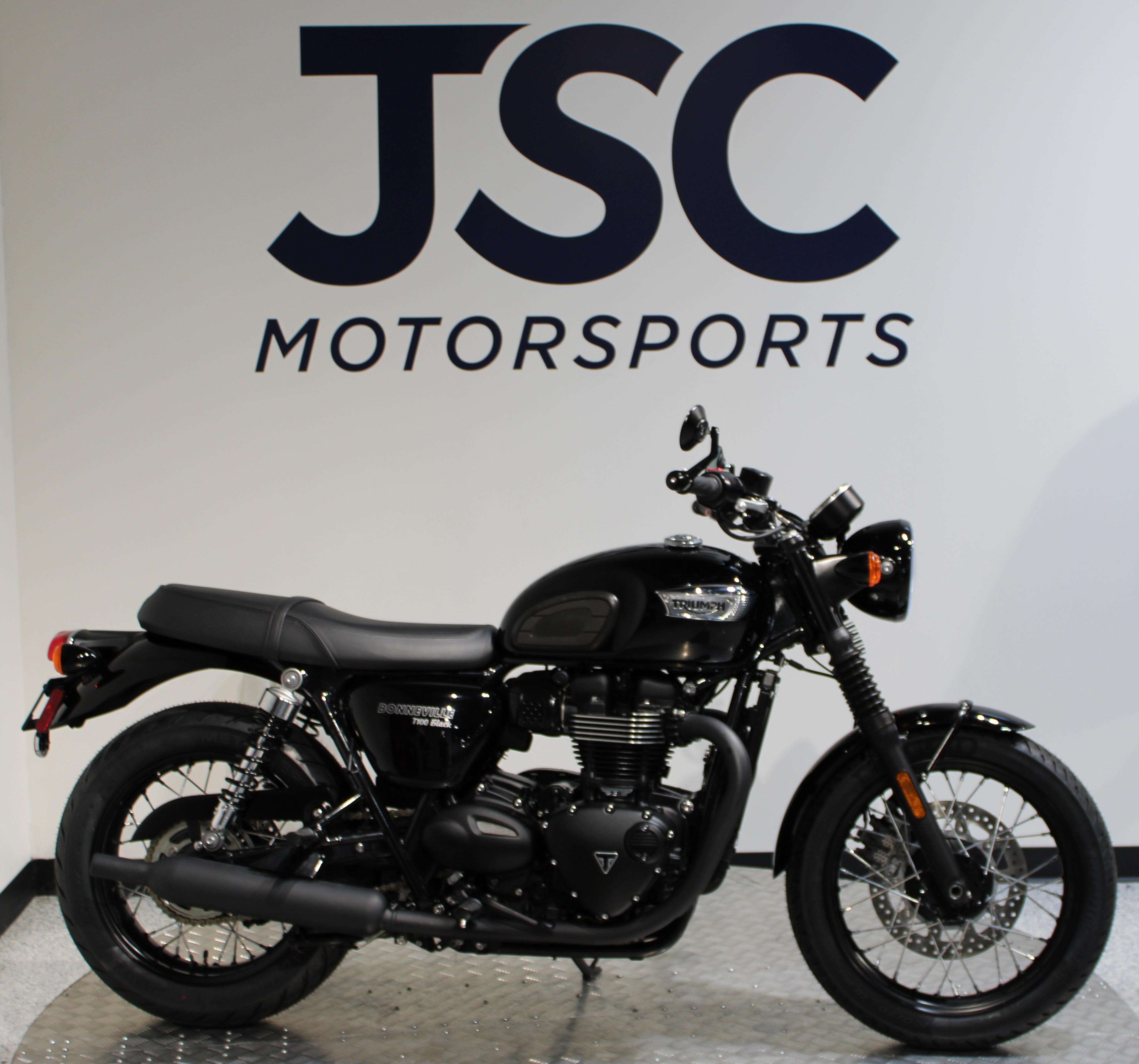 2020 Triumph Bonneville T100 Black T100 in Albany, NY