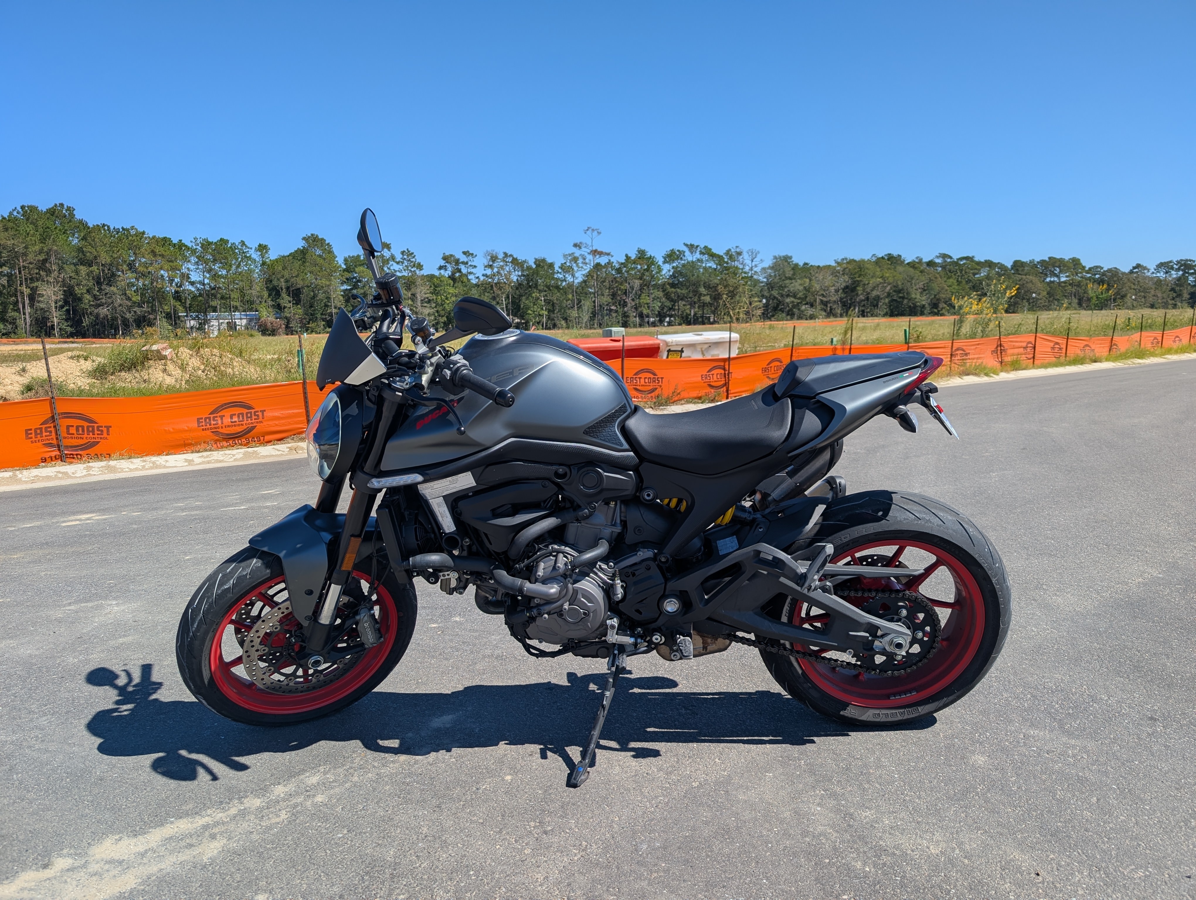 2023 Ducati MONSTER + 937 Sportbike motorcycle
