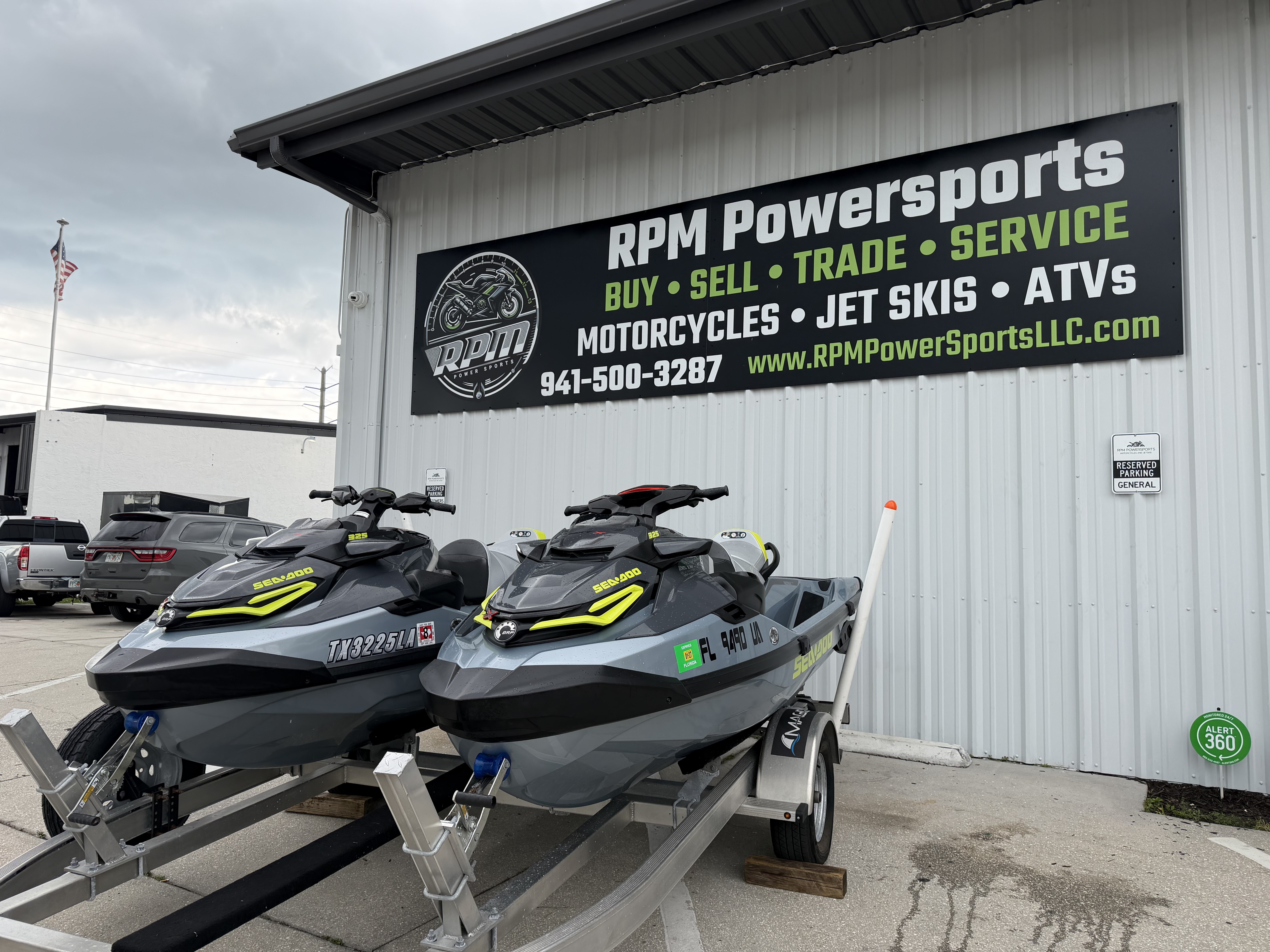 2025 Sea-Doo RXT-X 325 PAIR w/ trailer 15/19 Hrs Warranty & NO FEES! BASE in sarsota FL
