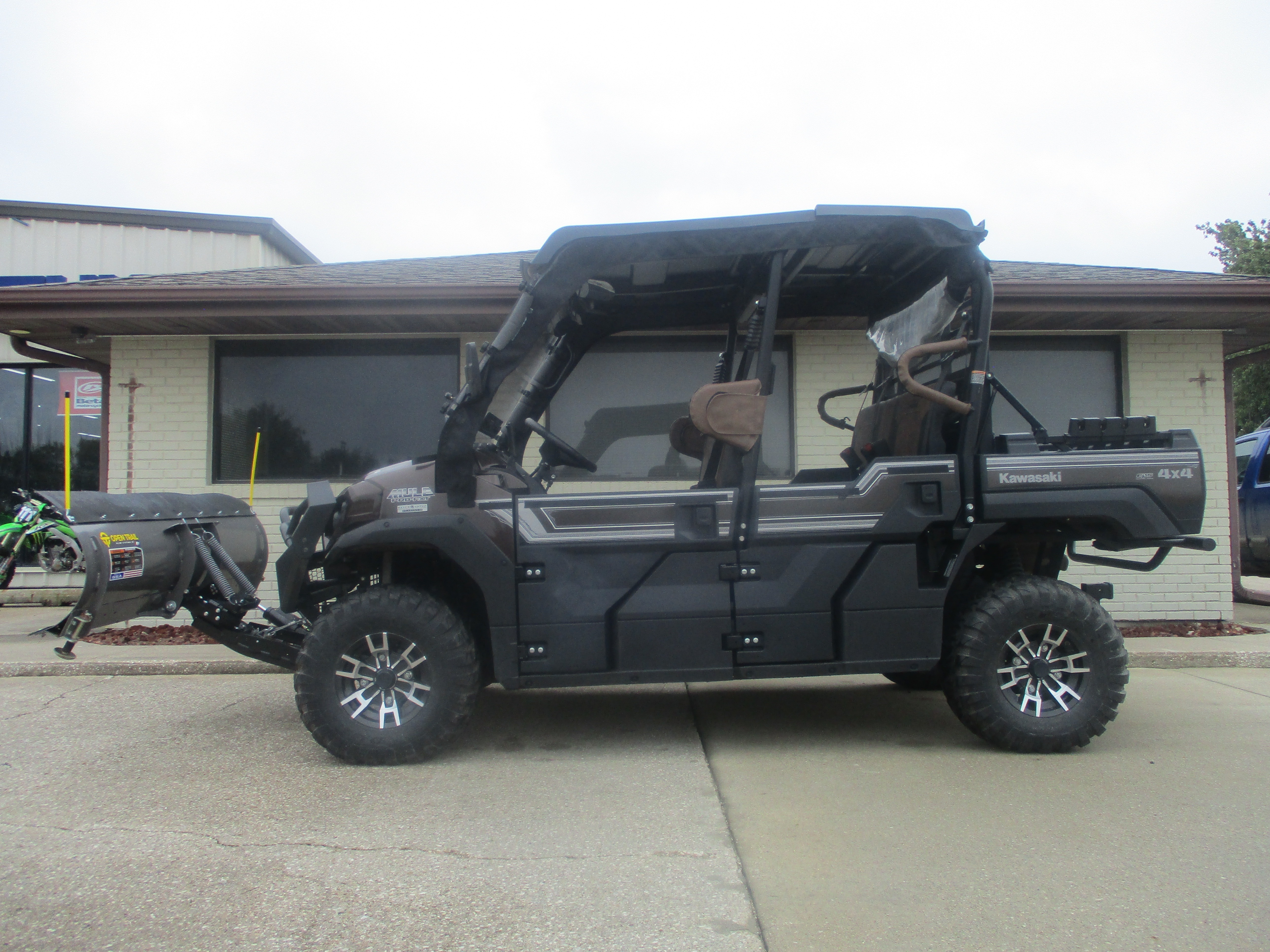 2023 Kawasaki MULE PRO-FXT Ranch Edition Platinum in winterset IA