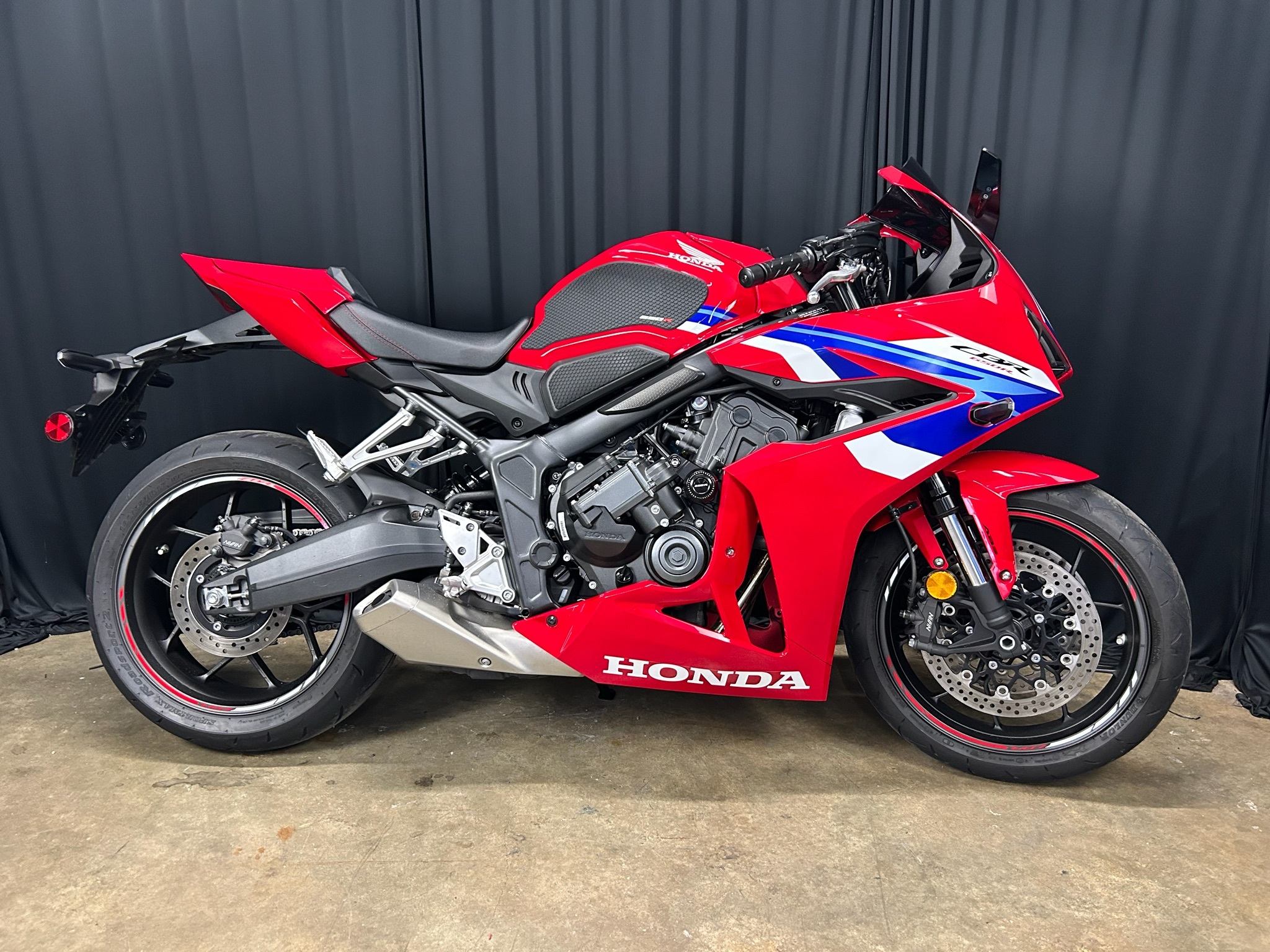 2026 Honda CBR650R E-Clutch Sportbike motorcycle