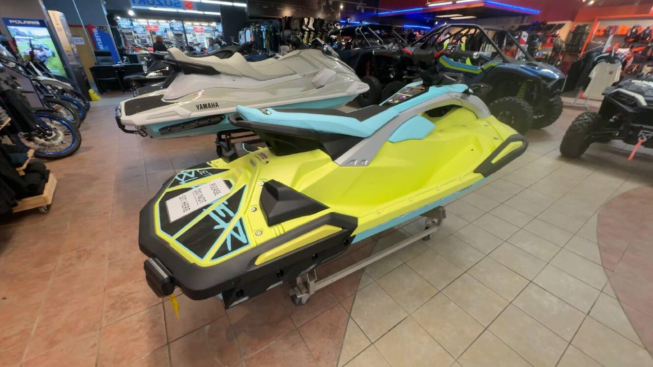 A photo of this 2025 Yamaha JETBLASTER PRO 2-LUNAR