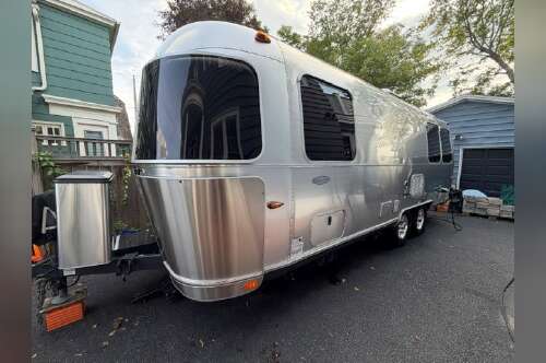 2015 Airstream FLYING CLOUD 25FB TWIN in syracuse NY
