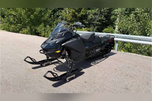 2027 Ski-Doo Backcountry Adrenaline 850 E-TEC 146 1.5 43" in milford NH