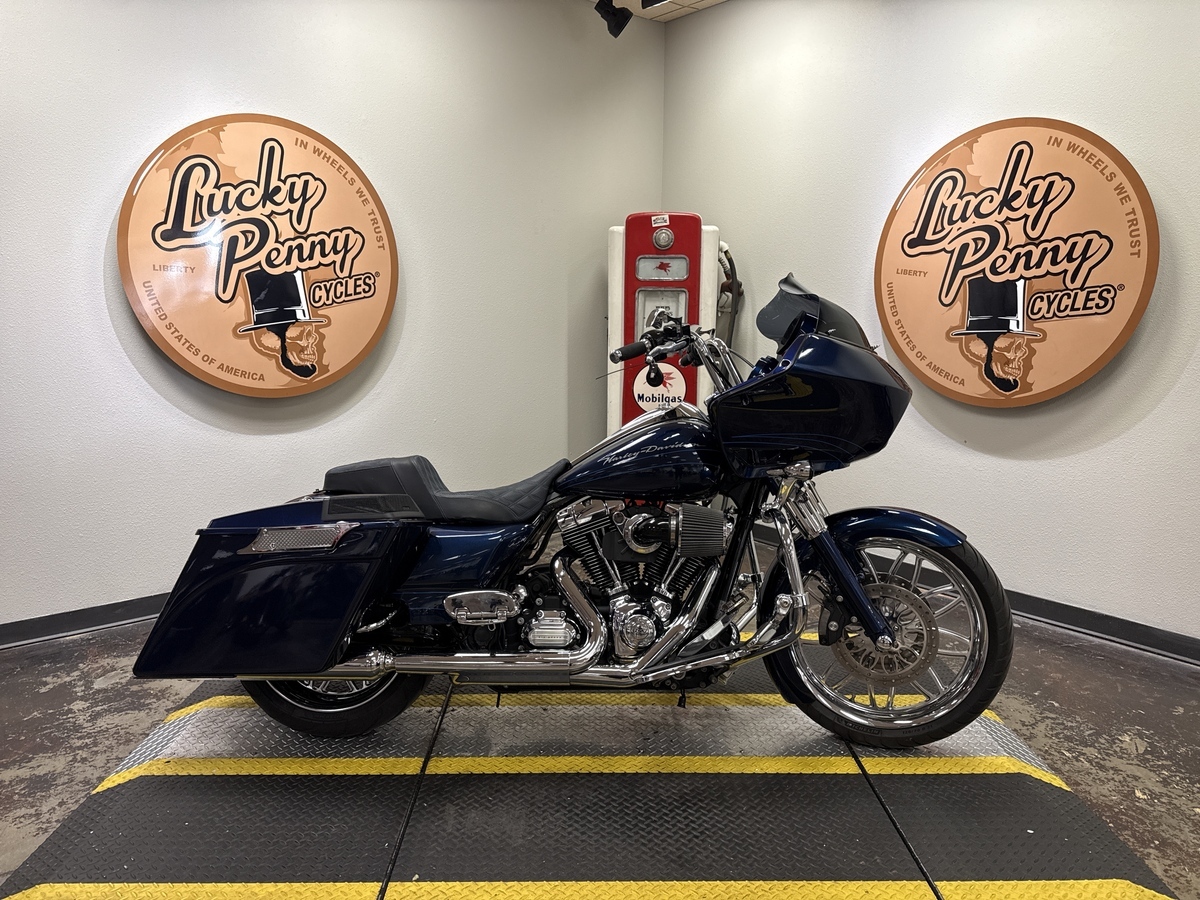 2013 Harley-Davidson ROAD GLIDE CUSTOM Touring motorcycle