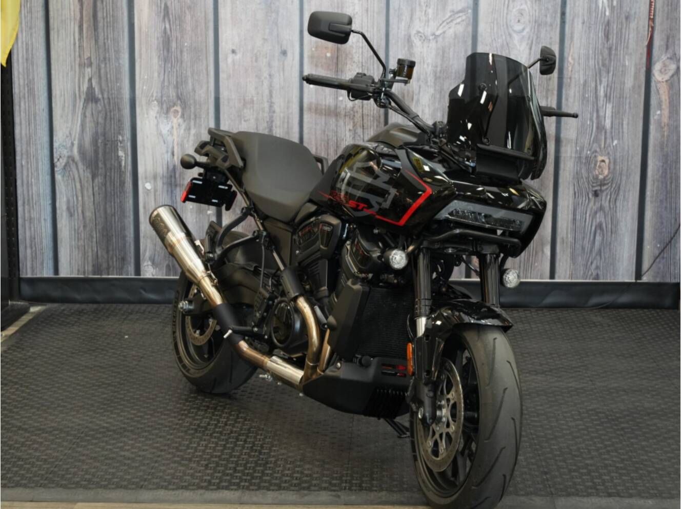 A photo of this 2025 Harley-Davidson Pan America 1250 ST