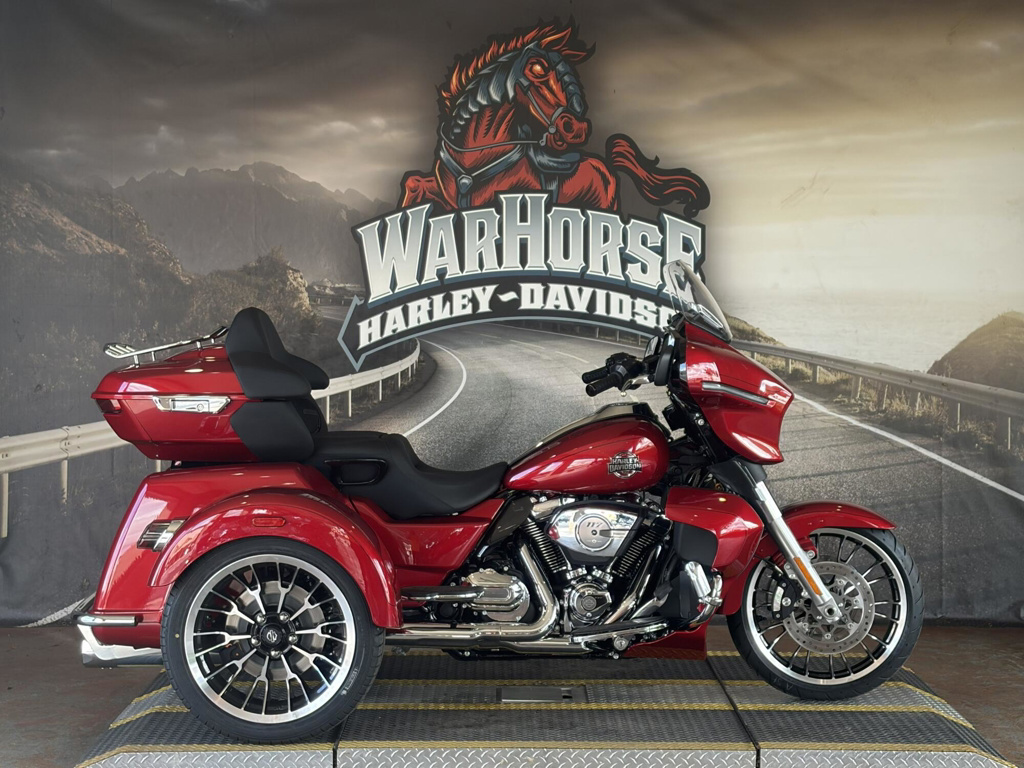 2026 Harley-Davidson Trike Street Glide 3 Limited CVO LIMITED in Ocala, FL