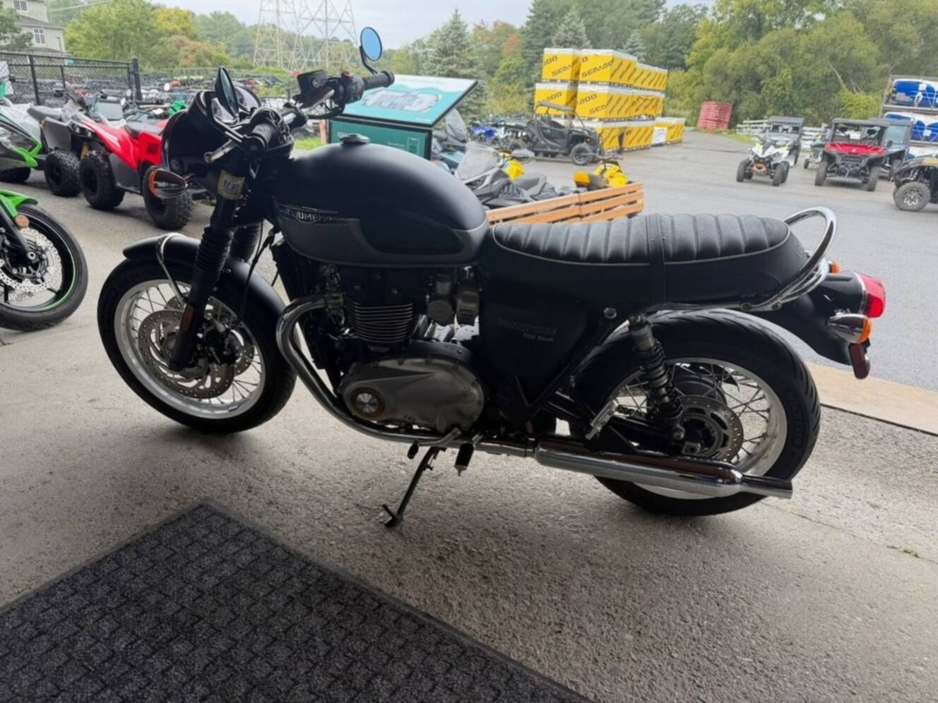 A photo of this 2022 Triumph Bonneville T120 Jet Black