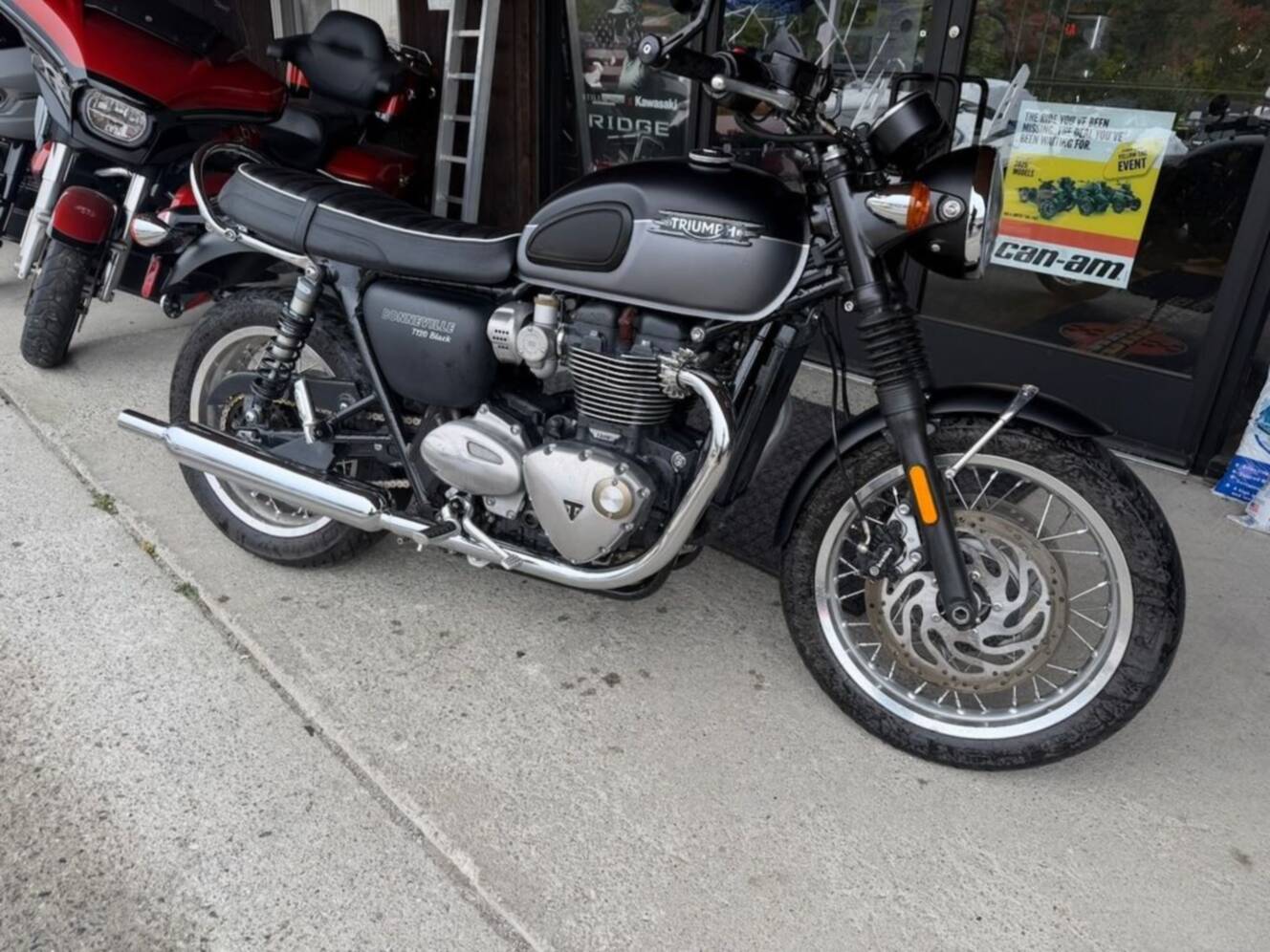 A photo of this 2022 Triumph Bonneville T120 Jet Black