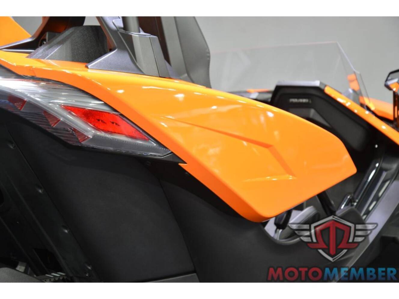 A photo of this 2026 Slingshot SL Manual