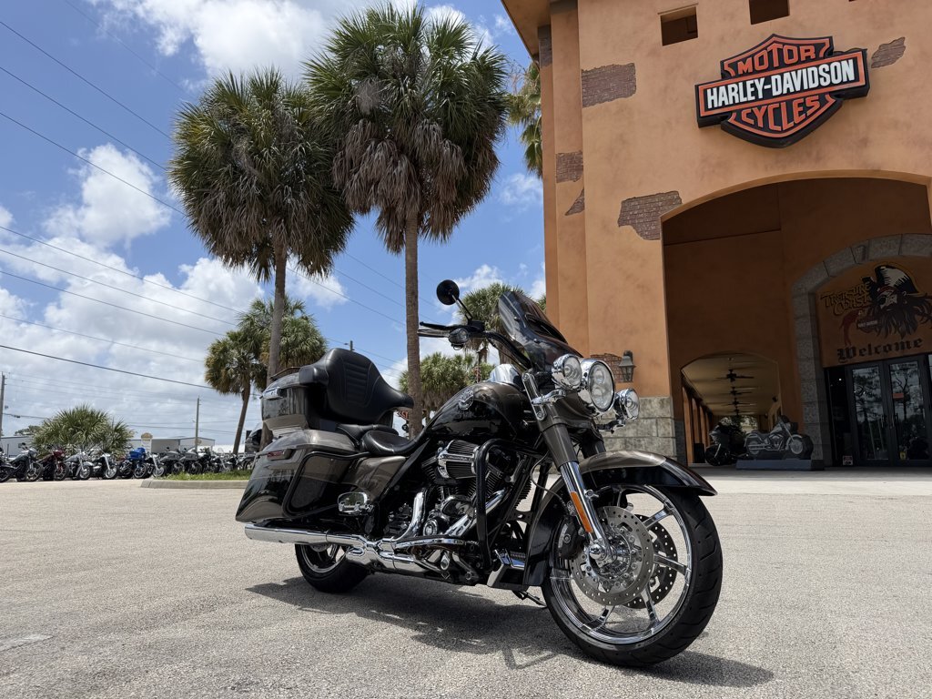 2014 Harley-Davidson Road King CVO Titaniium Dust and Galactic Black with A in stuart FL