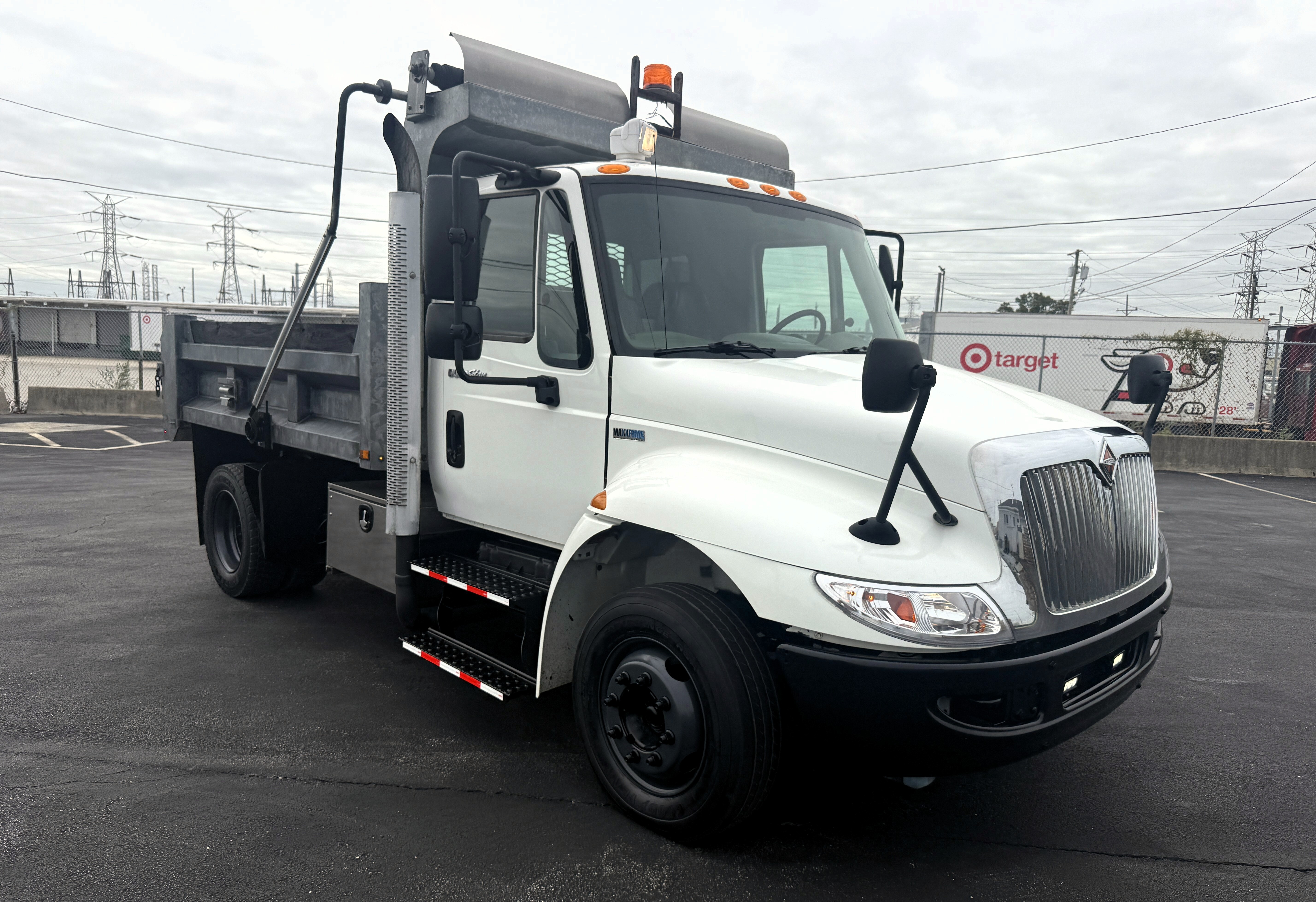 2011 INTERNATIONAL 4300 in Justice, IL