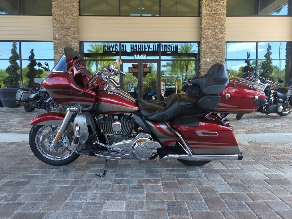 2016 Harley-Davidson® FLTRUSE - CVO Road Glide Ultra® CVO ULTRA in Homosassa, FL