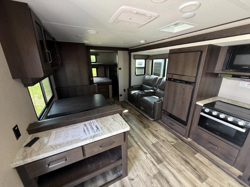 2023 Grand Design Transcend Xplor 297QB in slinger WI