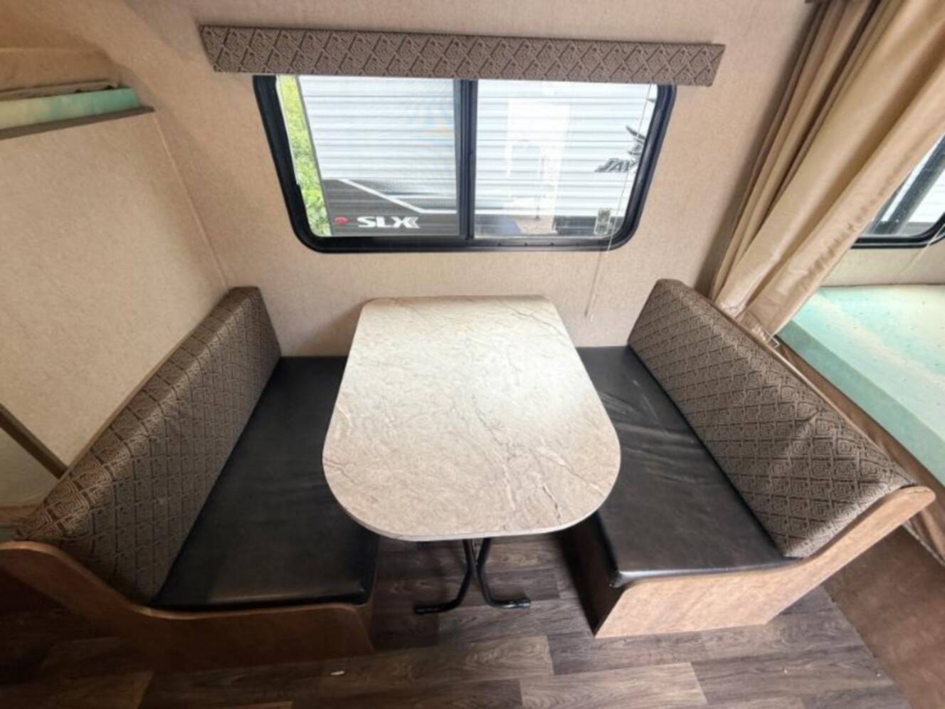 A photo of this 2017 Starcraft AR-ONE MAXX 19BHLE