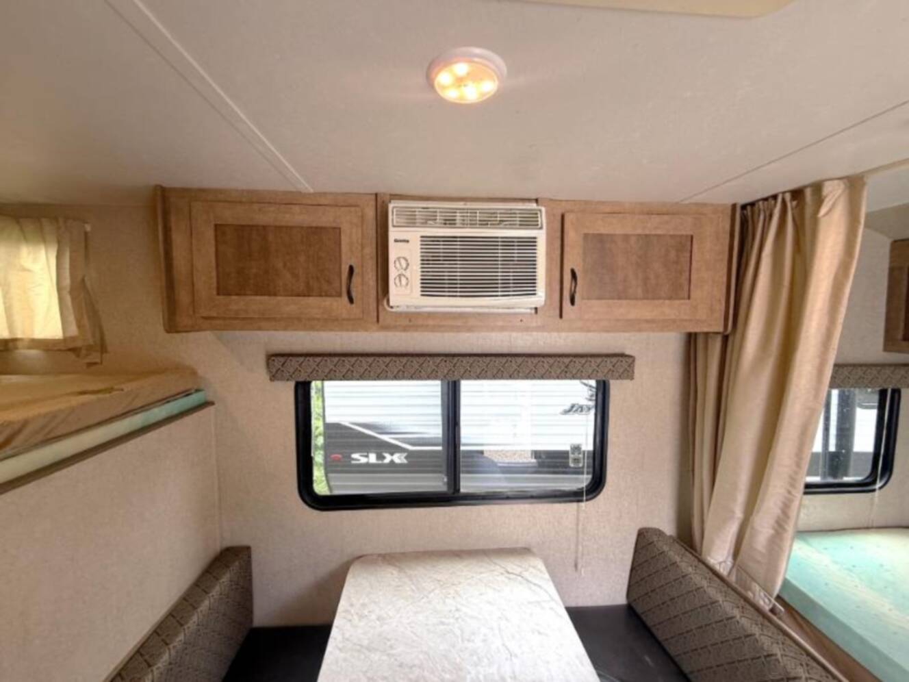 A photo of this 2017 Starcraft AR-ONE MAXX 19BHLE