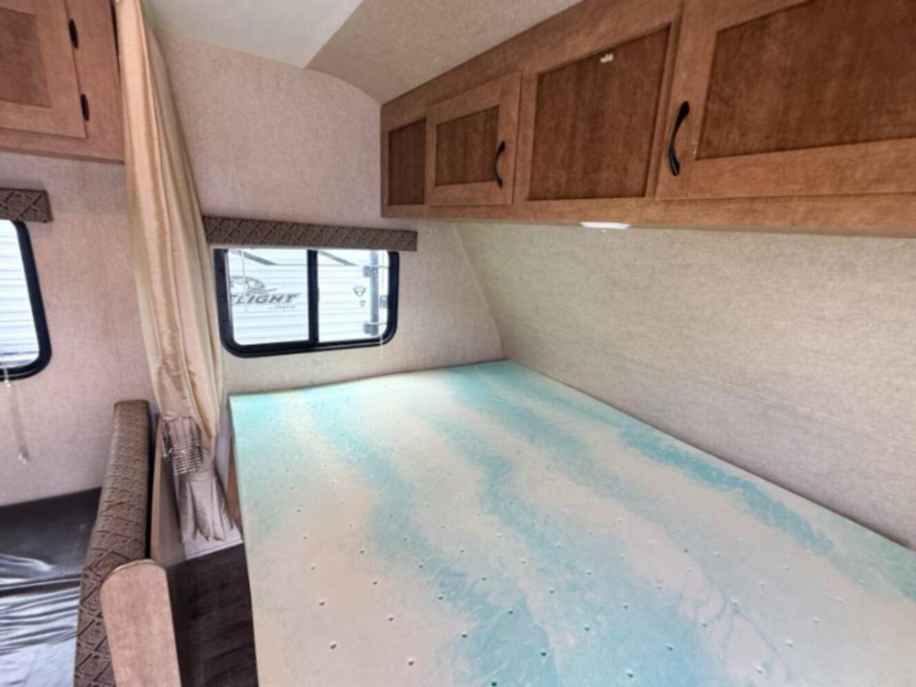 A photo of this 2017 Starcraft AR-ONE MAXX 19BHLE