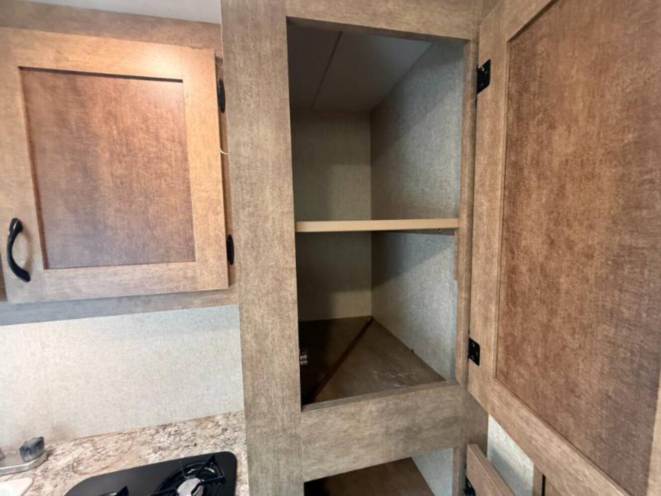 A photo of this 2017 Starcraft AR-ONE MAXX 19BHLE