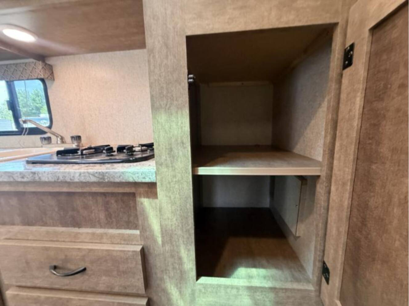 A photo of this 2017 Starcraft AR-ONE MAXX 19BHLE