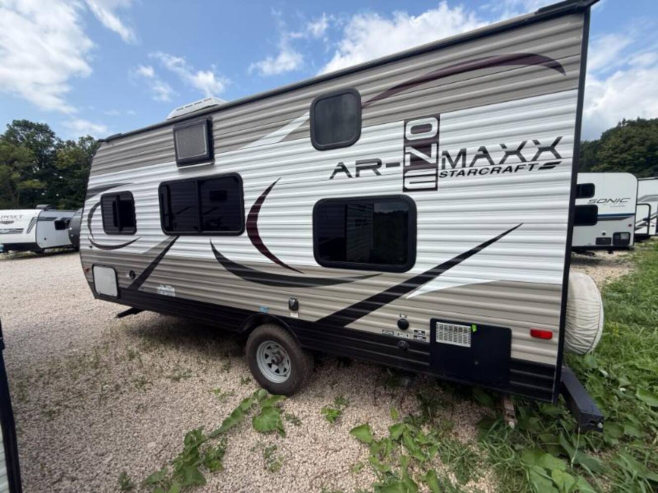 A photo of this 2017 Starcraft AR-ONE MAXX 19BHLE