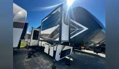 2020 Grand Design Momentum 376TH Fifth Wheel Toy Hauler RV