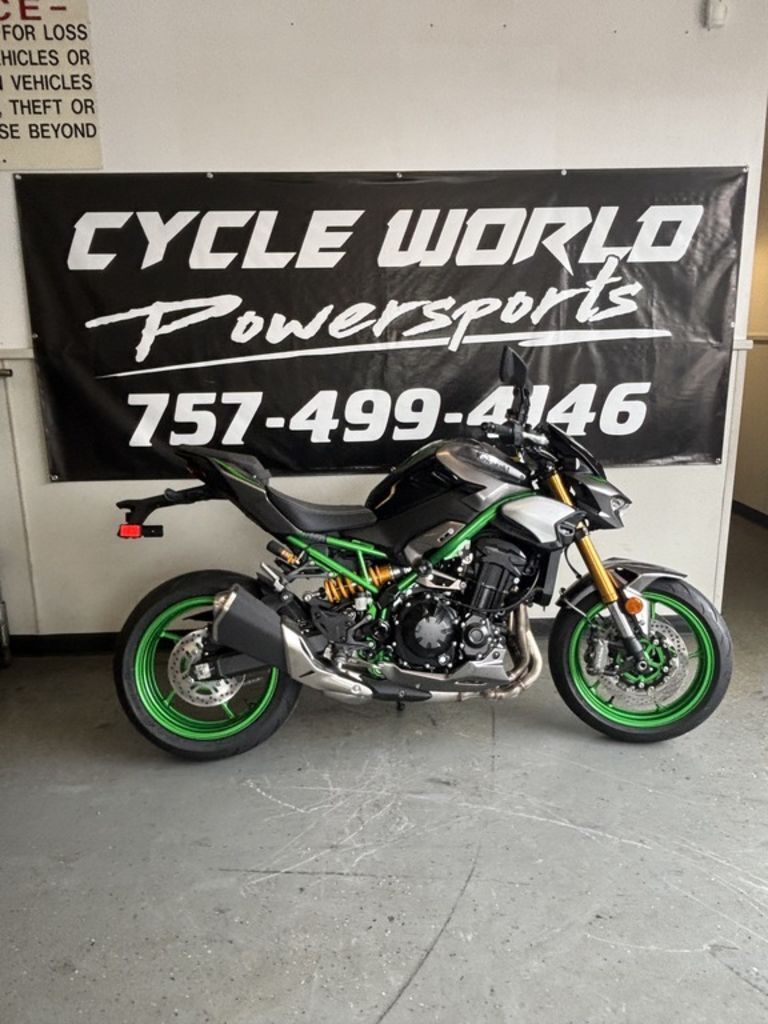 2025 Kawasaki Z900 ABS Metallic Spark Black/Metallic Carbon Gray ABS in Virginia Beach, VA