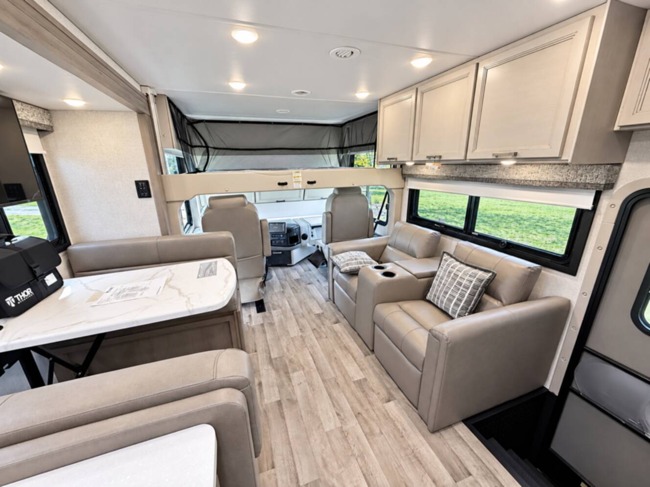 A photo of this 2026 Thor Motor Coach Palazzo 33.5