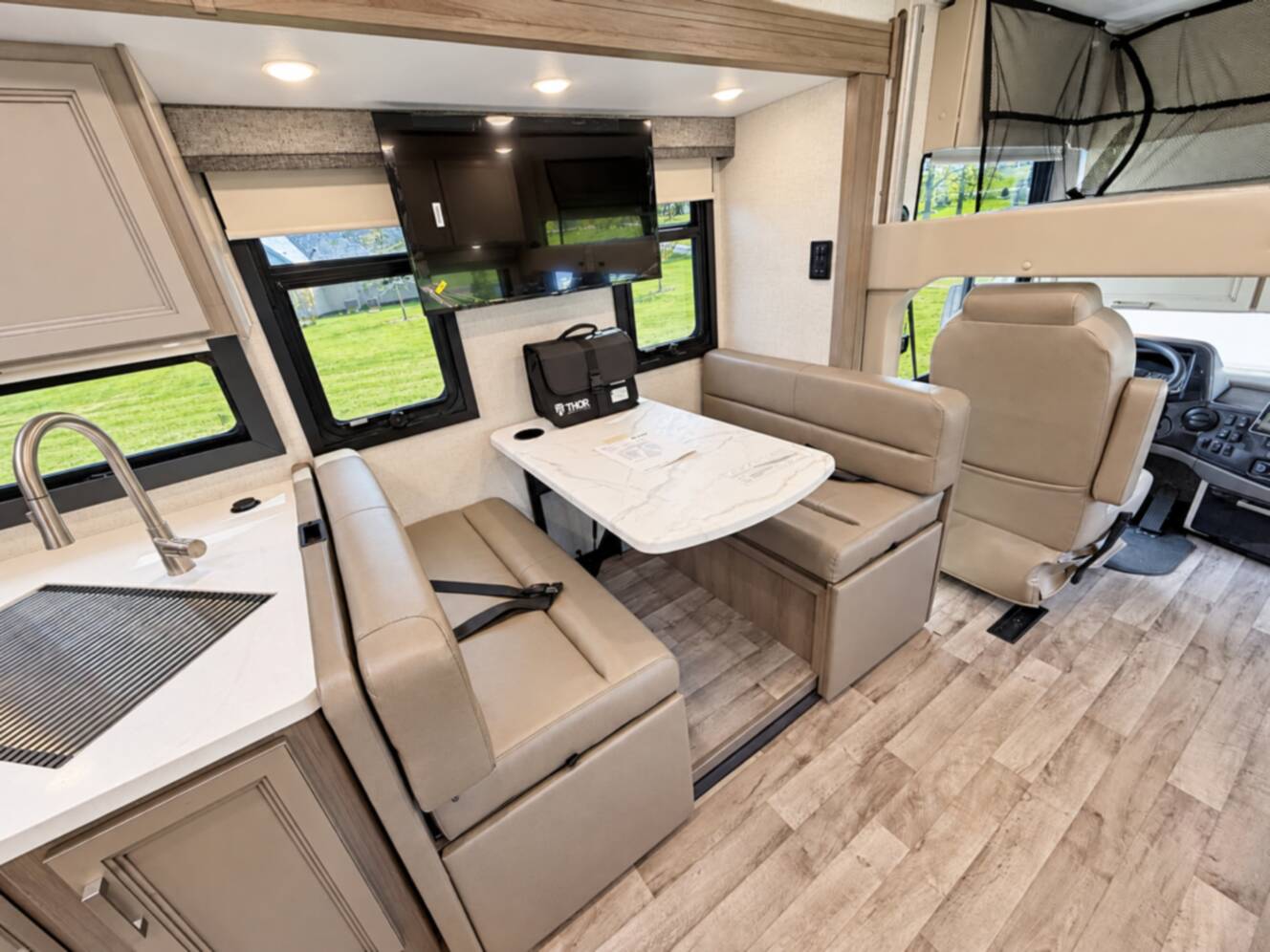 A photo of this 2026 Thor Motor Coach Palazzo 33.5