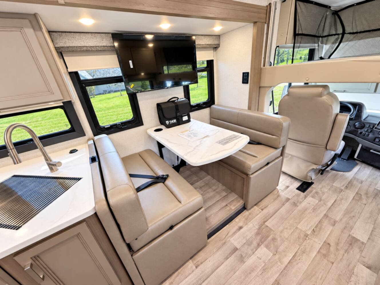 A photo of this 2026 Thor Motor Coach Palazzo 33.5
