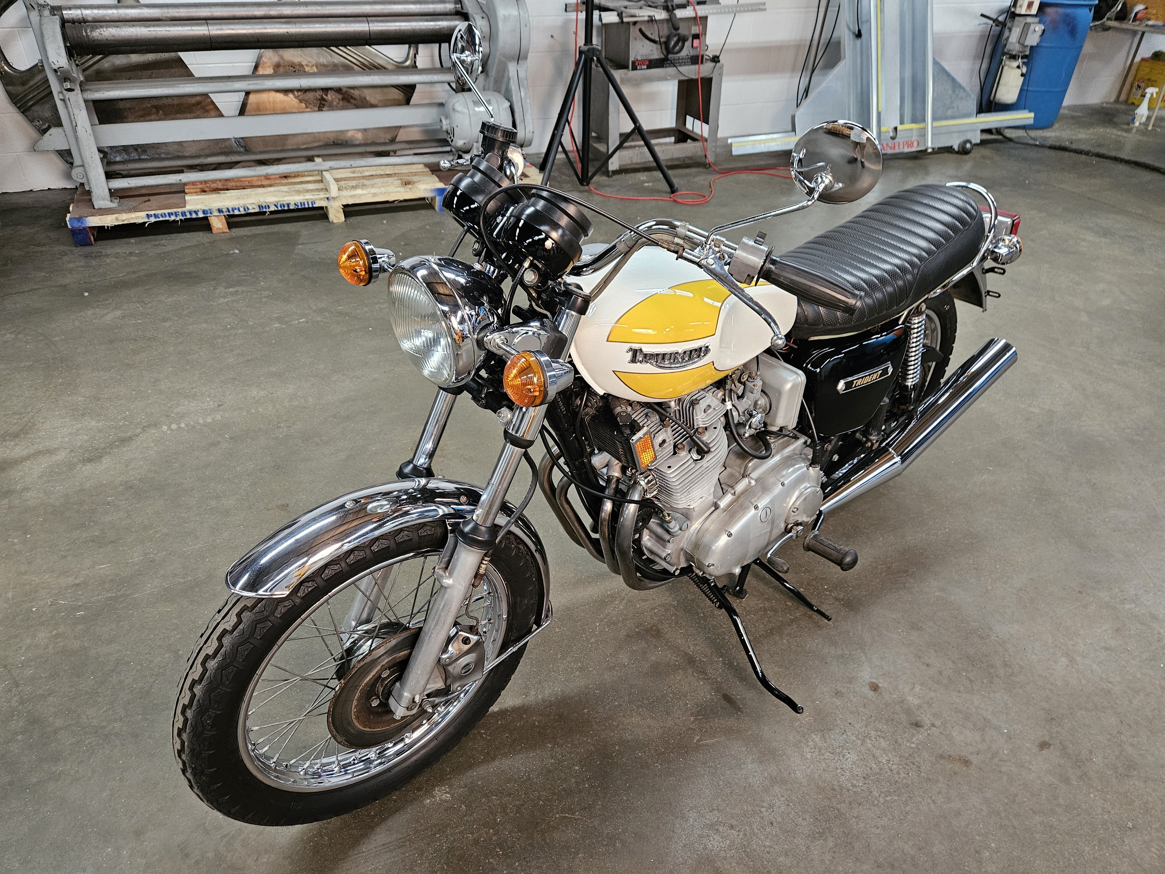 1975 Triumph TRIDENT T160 Classic / Vintage motorcycle