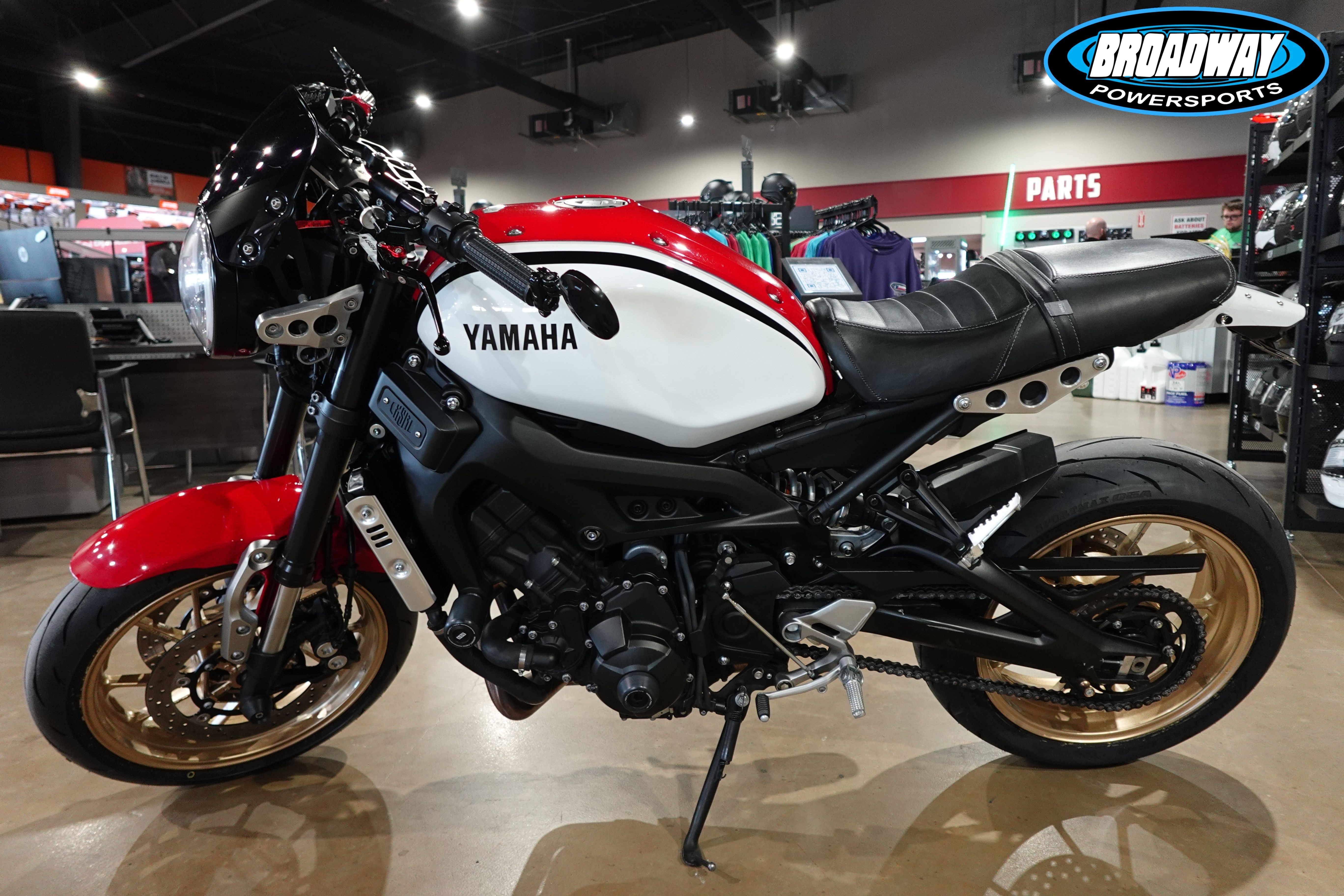 2020 Yamaha XSR900 Sportbike motorcycle