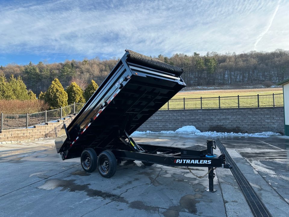 2026 PJ Trailers D8 in Cocolamus, PA