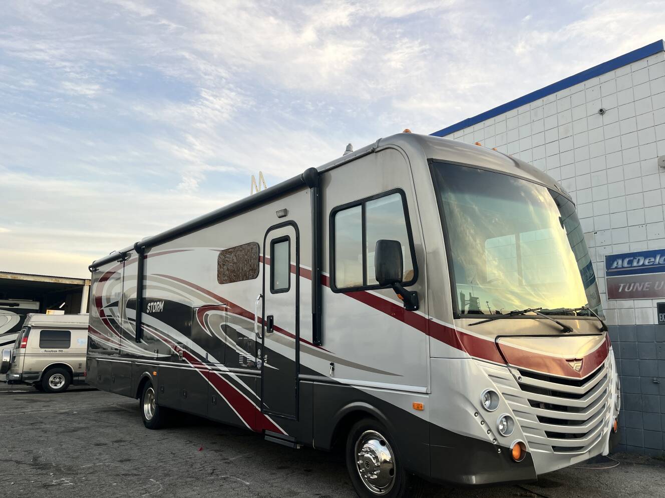 A photo of this 2017 Fleetwood Storm 32A