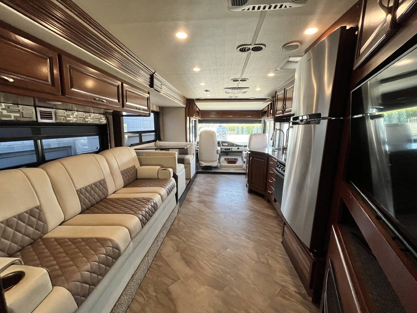 A photo of this 2017 Fleetwood Storm 32A