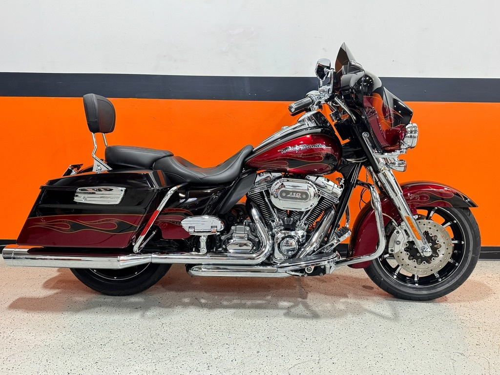 2011 Harley-Davidson Touring Electra Glide CVO Ultra Classic CVO ULTRA CLASSIC in Zieglerville, PA
