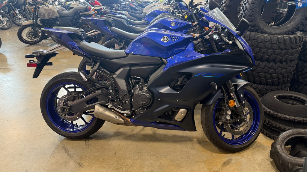 2022 Yamaha YZF-R7 YAMAHA DEMO BIKE R7 R7 in Sublimity, OR