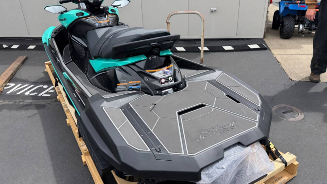 A photo of this 2026 Kawasaki JET SKI ULTRA 310LX-S LX-S