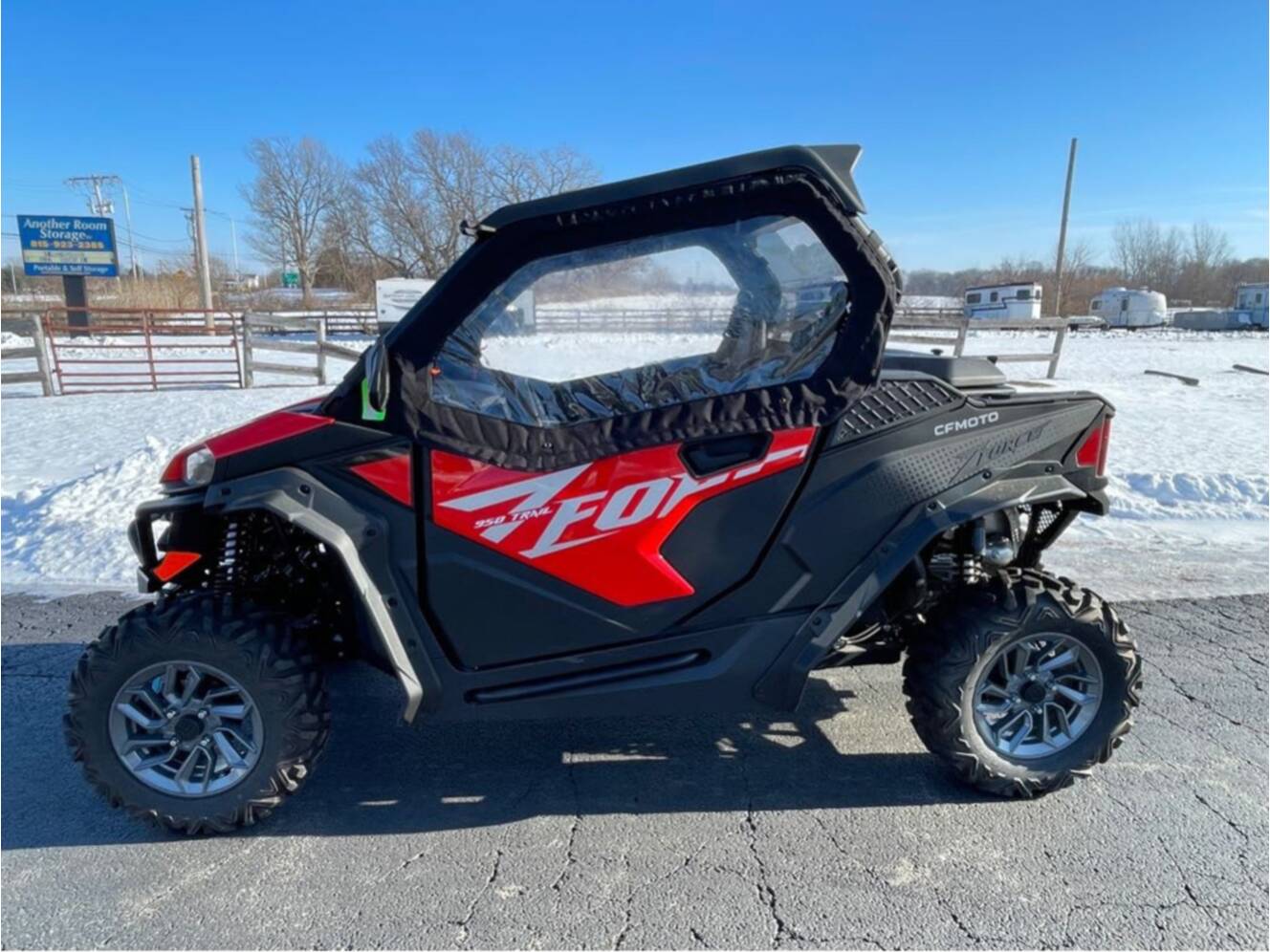 A photo of this 2025 CFMOTO ZFORCE 950 Trail
